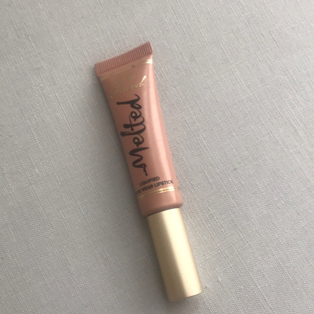 Full size Too Faced liquified lipstick „Sugar“